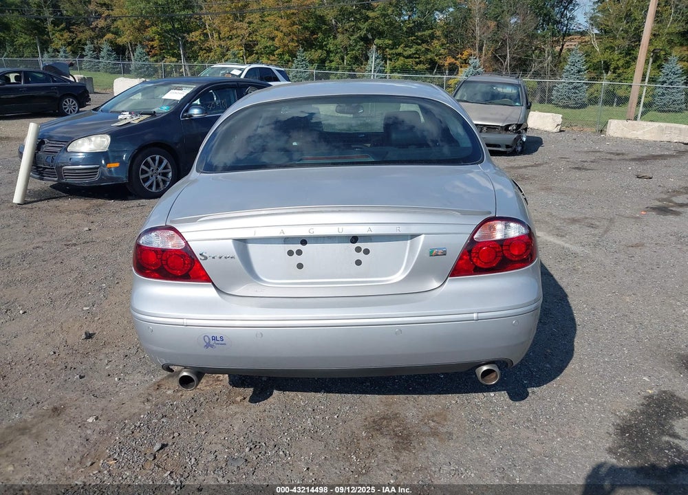 2005 JAGUAR S-TYPE 4.2L V8 R VIN: SAJWA03V651N15957