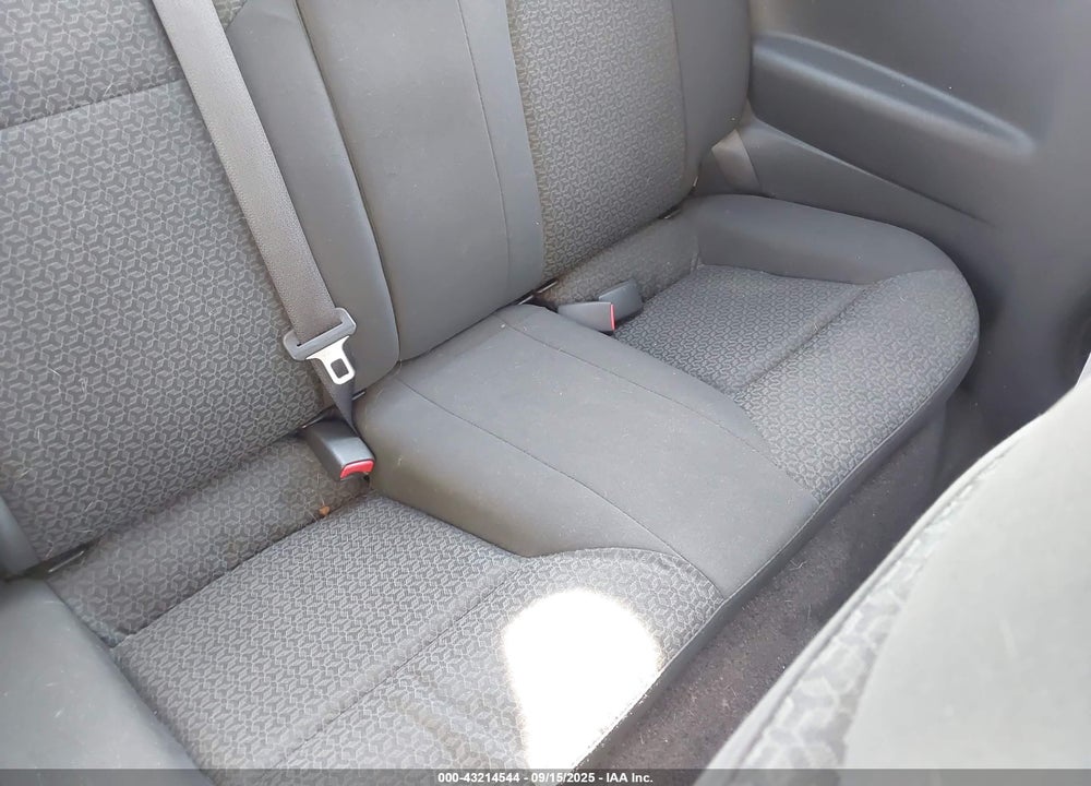 2007 PONTIAC G5 VIN: 1G2AL15FX77123051