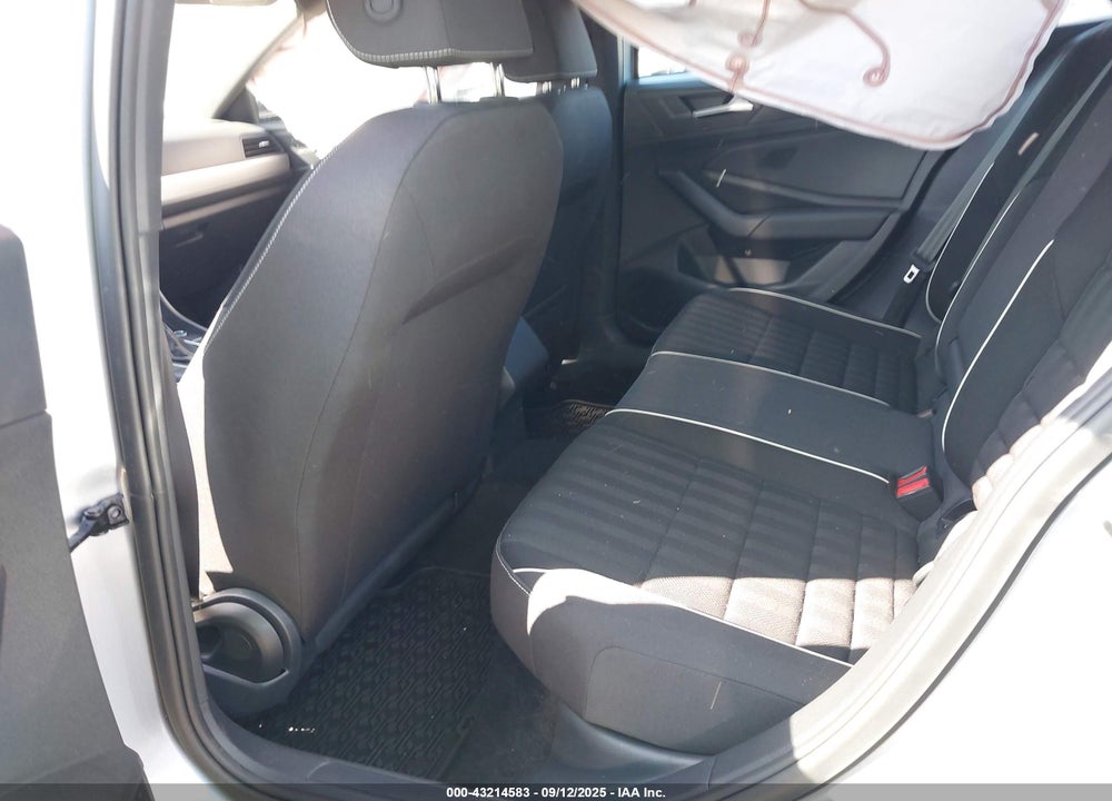 2024 VOLKSWAGEN JETTA VIN: 3VWBM7BU9RM029929