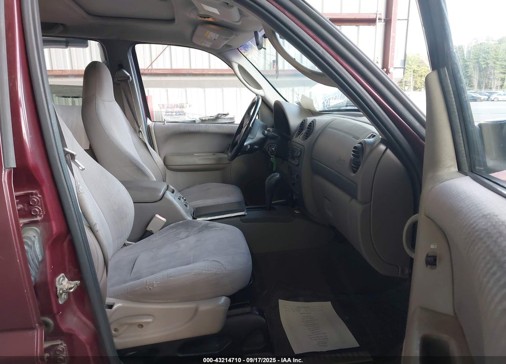 2002 JEEP LIBERTY SPORT VIN: 1J8GL48K72W294086