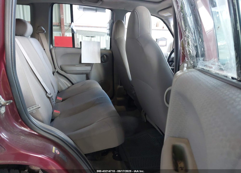 2002 JEEP LIBERTY SPORT VIN: 1J8GL48K72W294086