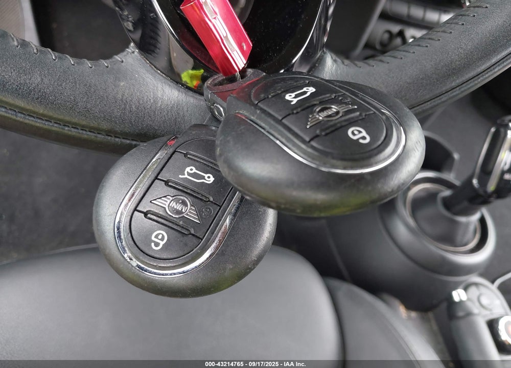 2021 MINI HARDTOP VIN: WMWXU7C03M2N80178