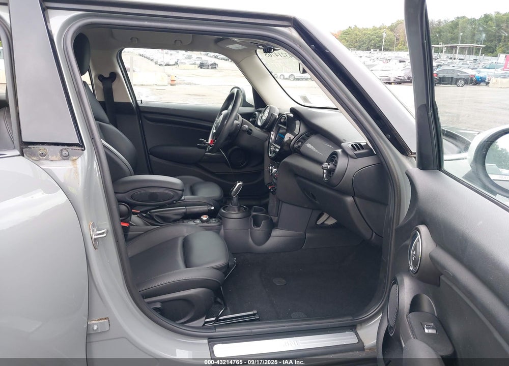 2021 MINI HARDTOP VIN: WMWXU7C03M2N80178