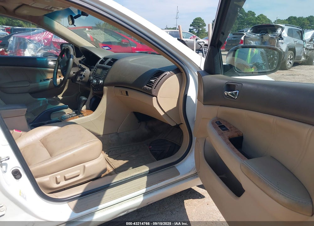 2005 HONDA ACCORD 3.0 EX VIN: 1HGCM66585A058206