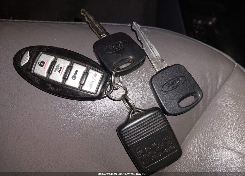 2001 FORD ESCAPE XLT VIN: 1FMCU04131KE74157