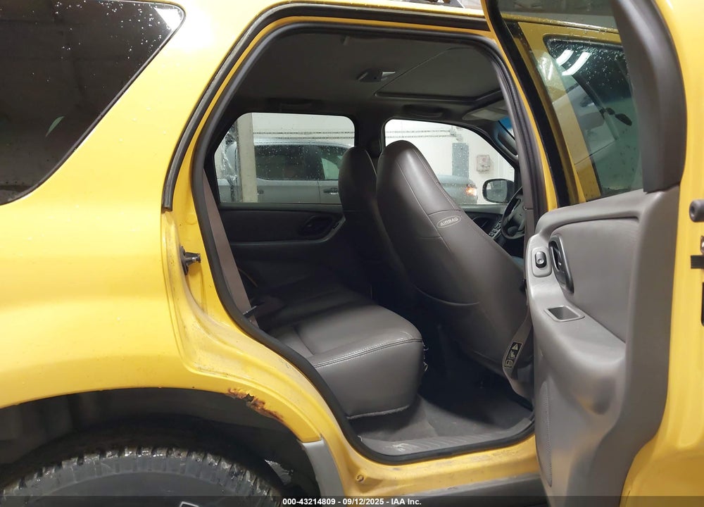 2001 FORD ESCAPE XLT VIN: 1FMCU04131KE74157
