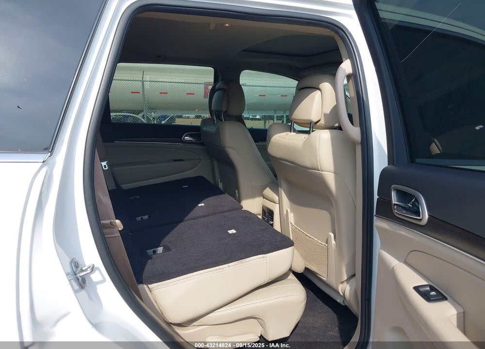 2017 JEEP GRAND CHEROKEE VIN: 1C4RJFBG9HC785694