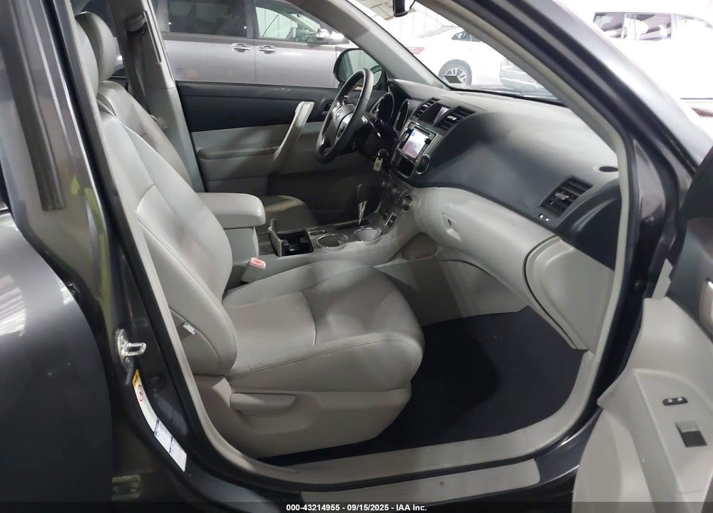 2013 TOYOTA HIGHLANDER SE V6 VIN: 5TDBK3EH8DS278103