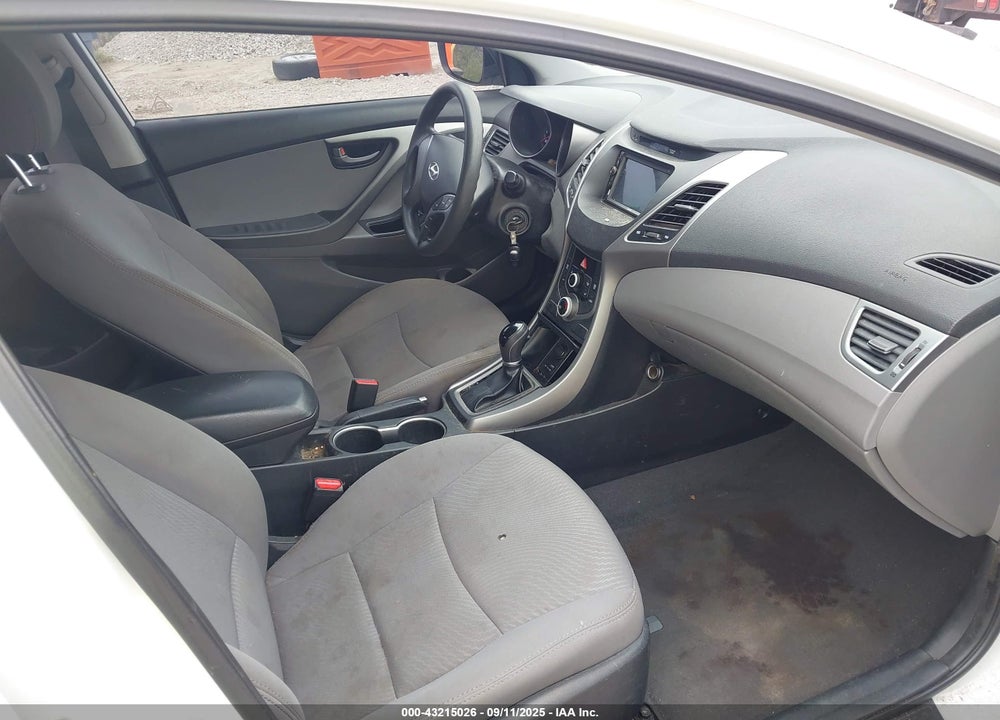 2016 HYUNDAI ELANTRA VIN: 5NPDH4AE0GH665053