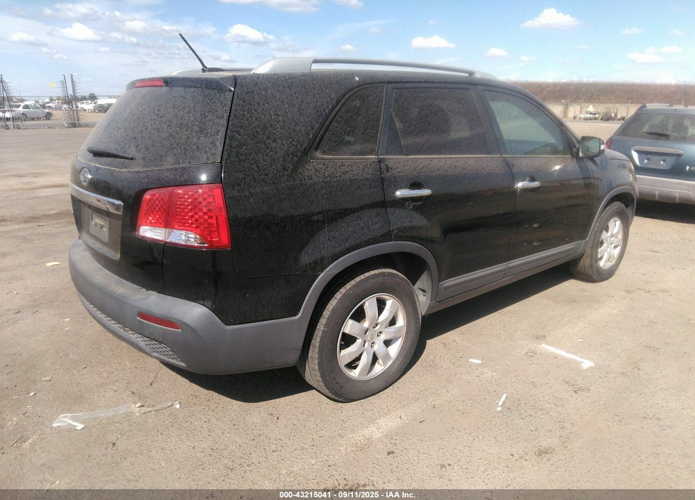 2011 KIA SORENTO VIN: 5XYKT3A16BG132444