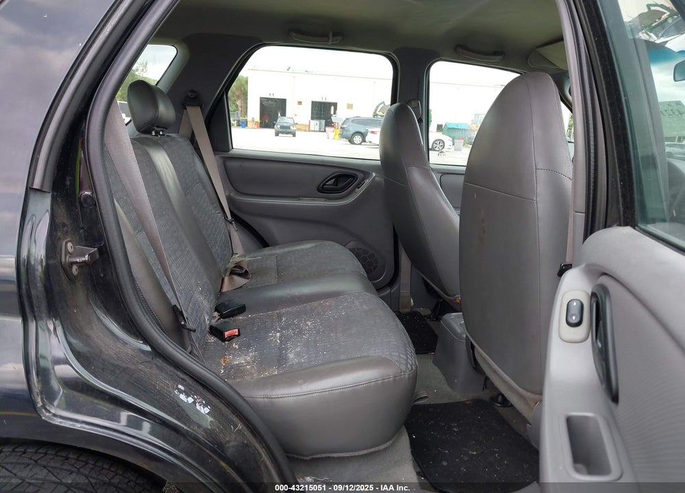 2001 FORD ESCAPE XLS VIN: 1FMUU01B61KE83758