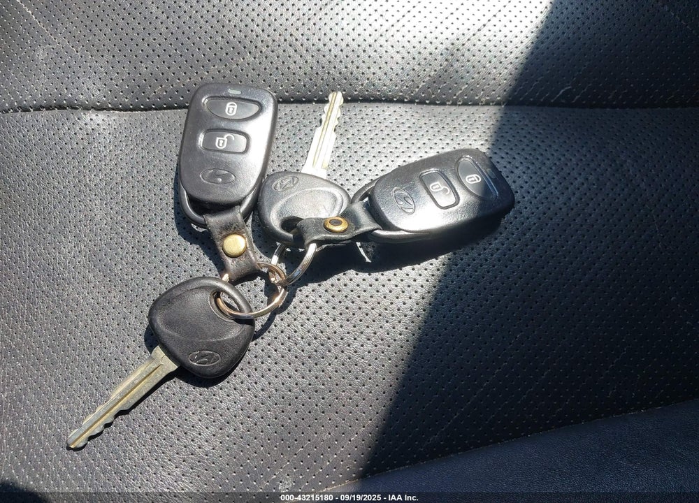 2009 HYUNDAI SANTA FE VIN: 5NMSH13E09H234683