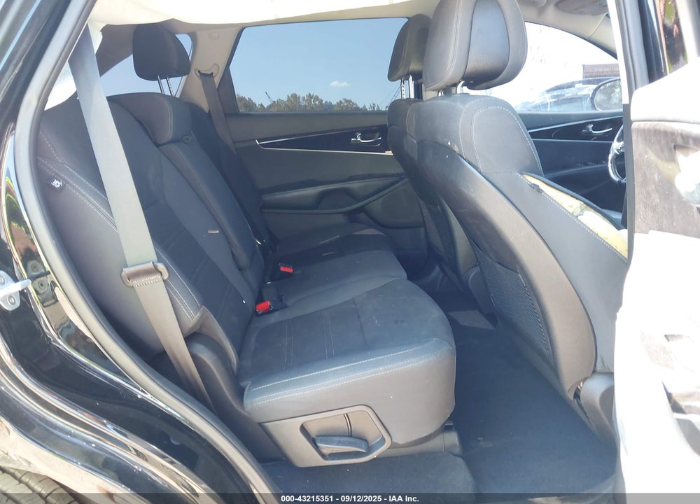 2016 KIA SORENTO VIN: 5XYPG4A36GG140794