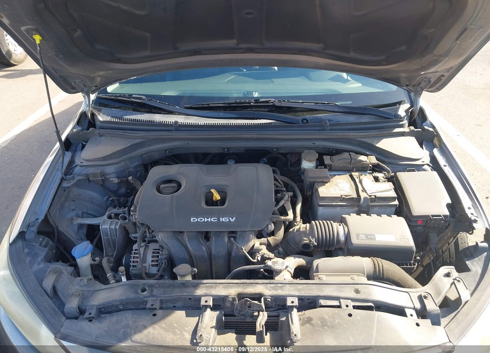2017 HYUNDAI ELANTRA VIN: KMHD84LF9HU148598