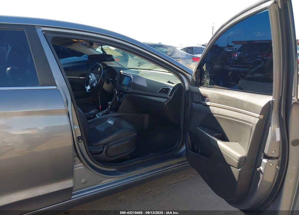 2017 HYUNDAI ELANTRA VIN: KMHD84LF9HU148598