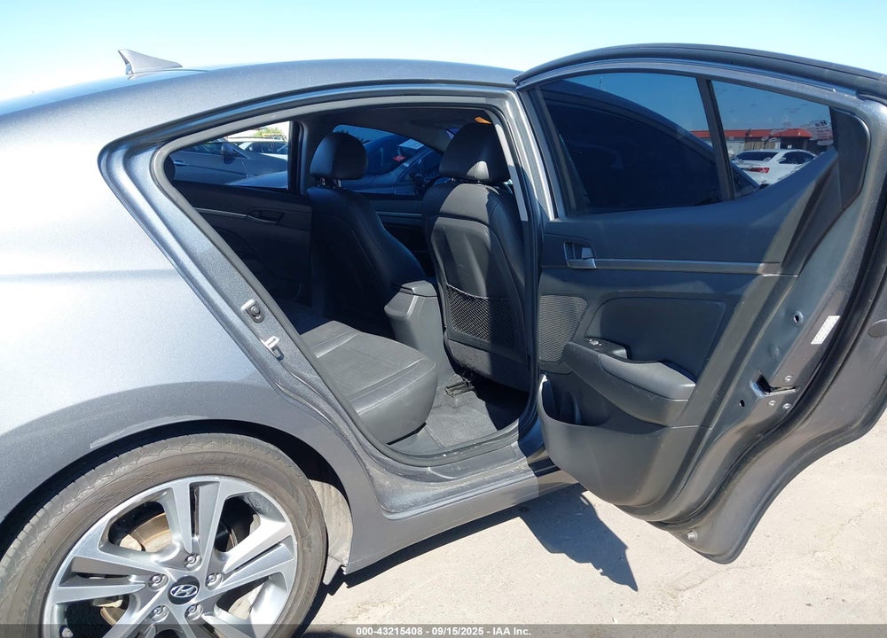 2017 HYUNDAI ELANTRA VIN: KMHD84LF9HU148598
