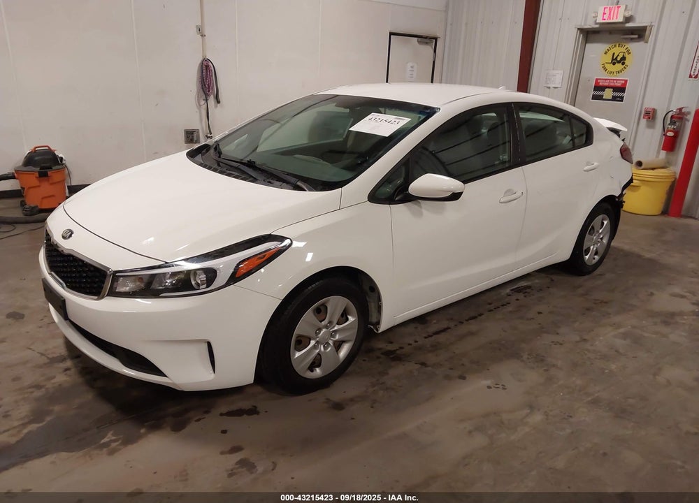 2017 KIA FORTE VIN: 3KPFK4A7XHE086024