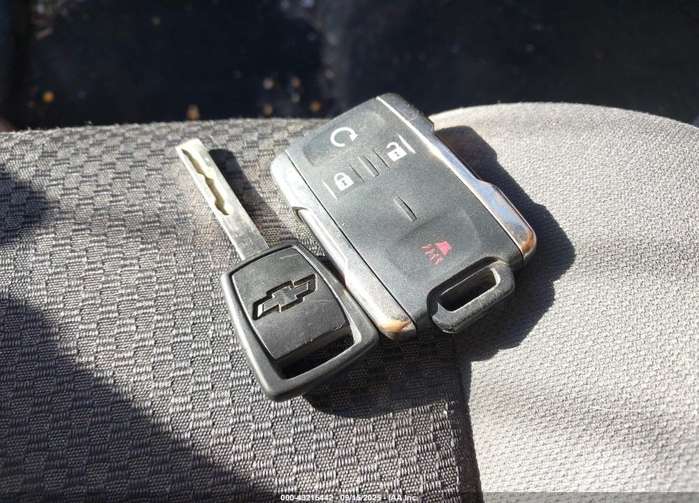 2014 CHEVROLET SILVERADO 1500 VIN: 3GCUKREC5EG238870