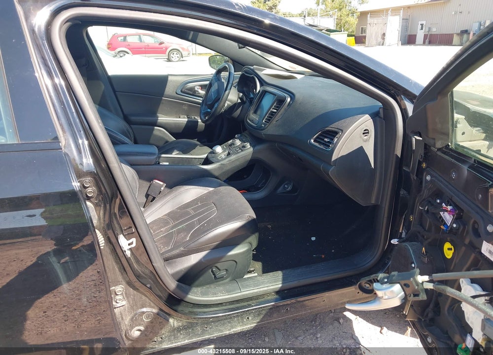 2016 CHRYSLER 200 VIN: 1C3CCCDG3GN158461