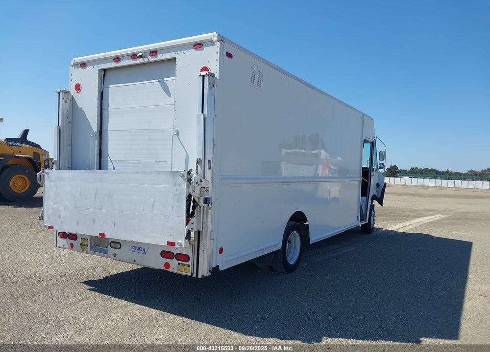 2012 WORKHORSE CUSTOM CHASSIS COMMERCIAL CHASSIS W62 VIN: 5B4LFG2E2C3448083