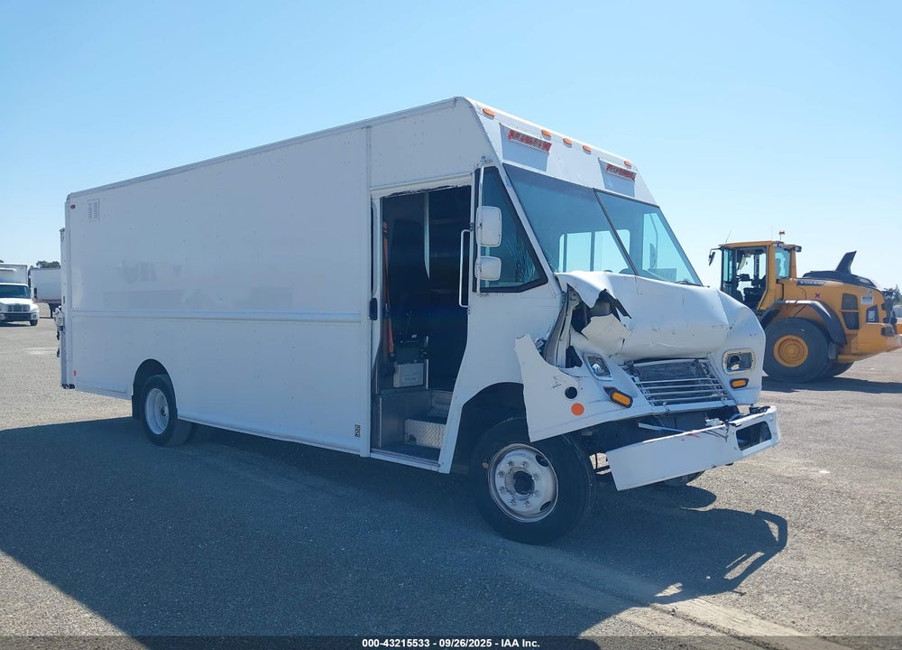 2012 WORKHORSE CUSTOM CHASSIS COMMERCIAL CHASSIS W62 VIN: 5B4LFG2E2C3448083