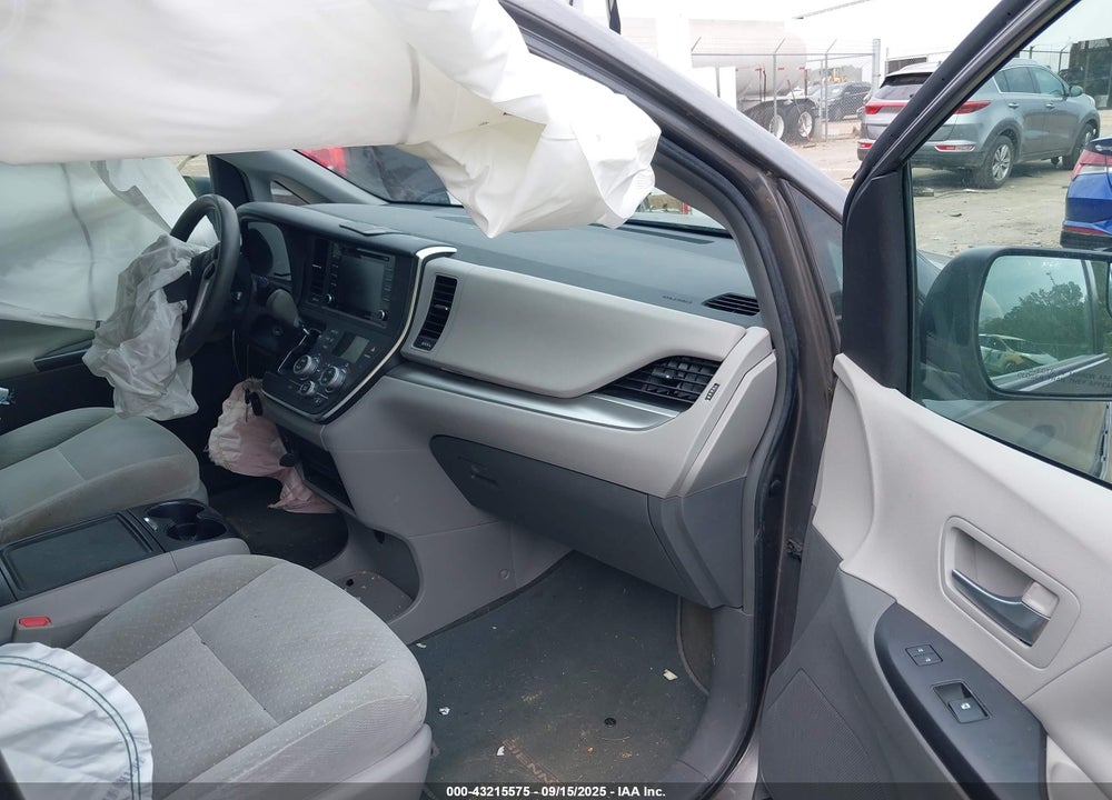 2018 TOYOTA SIENNA VIN: 5TDKZ3DCXJS944116