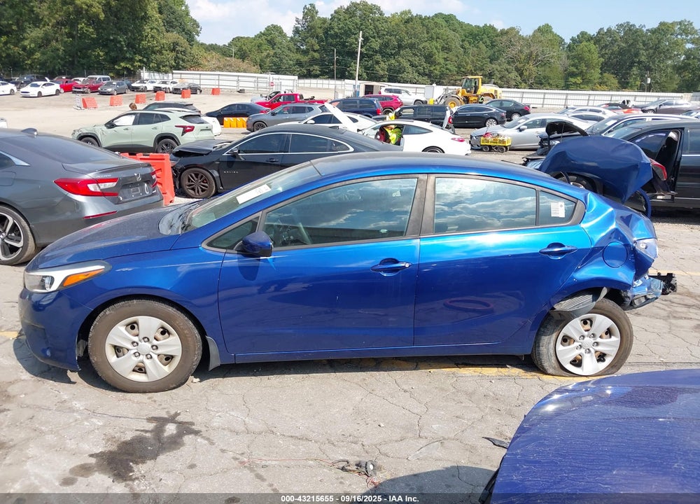2017 KIA FORTE VIN: 3KPFK4A7XHE144262