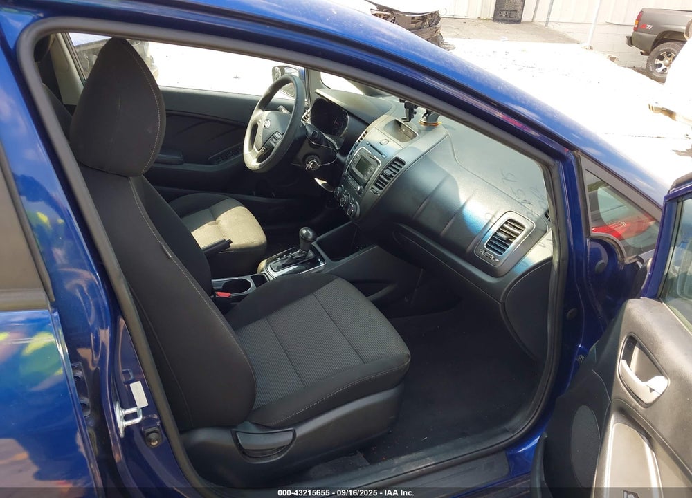 2017 KIA FORTE VIN: 3KPFK4A7XHE144262