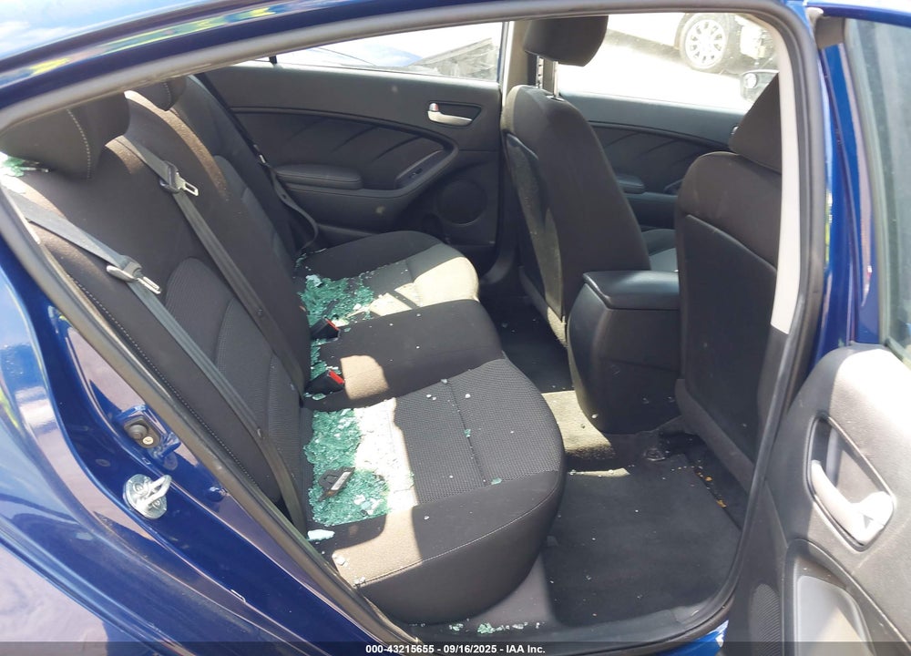 2017 KIA FORTE VIN: 3KPFK4A7XHE144262