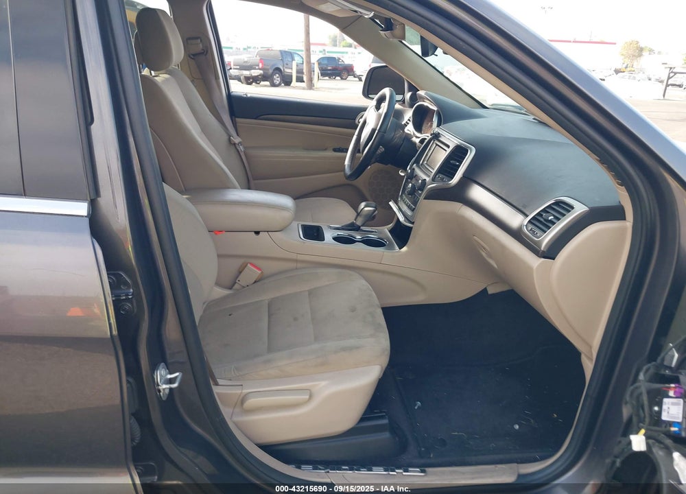 2017 JEEP GRAND CHEROKEE VIN: 1C4RJEAG2HC605824
