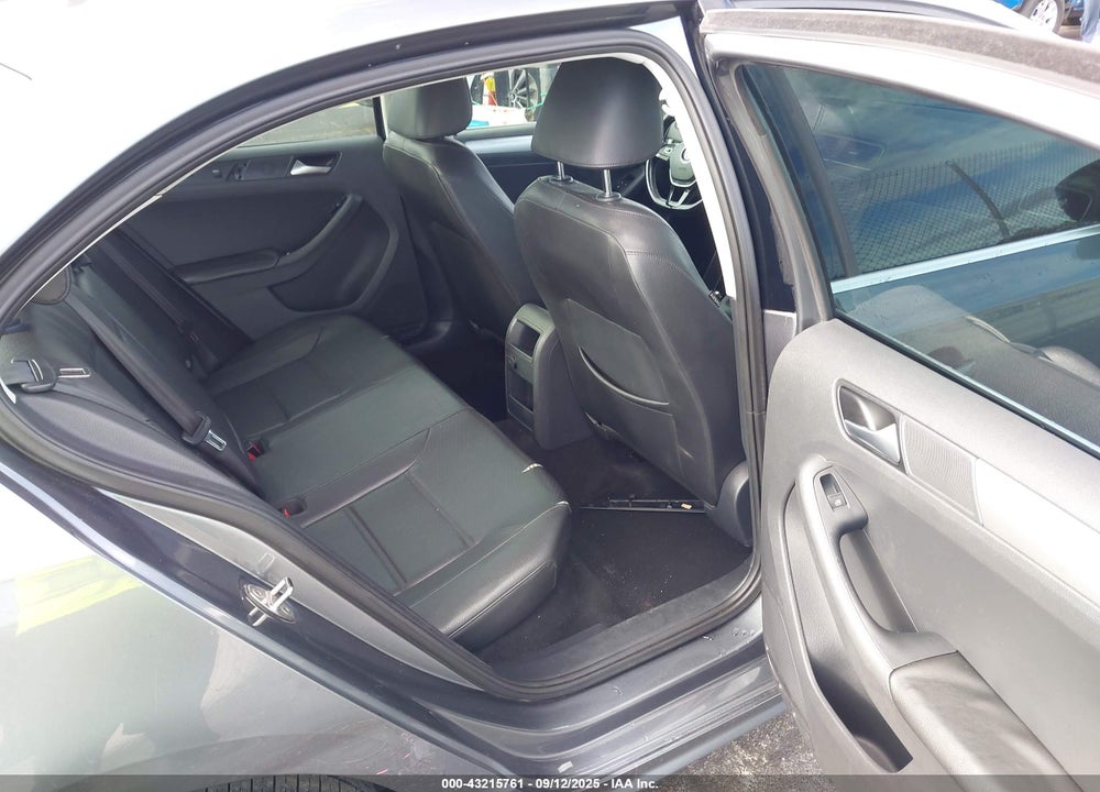2017 VOLKSWAGEN JETTA VIN: 3VWDB7AJ2HM281591