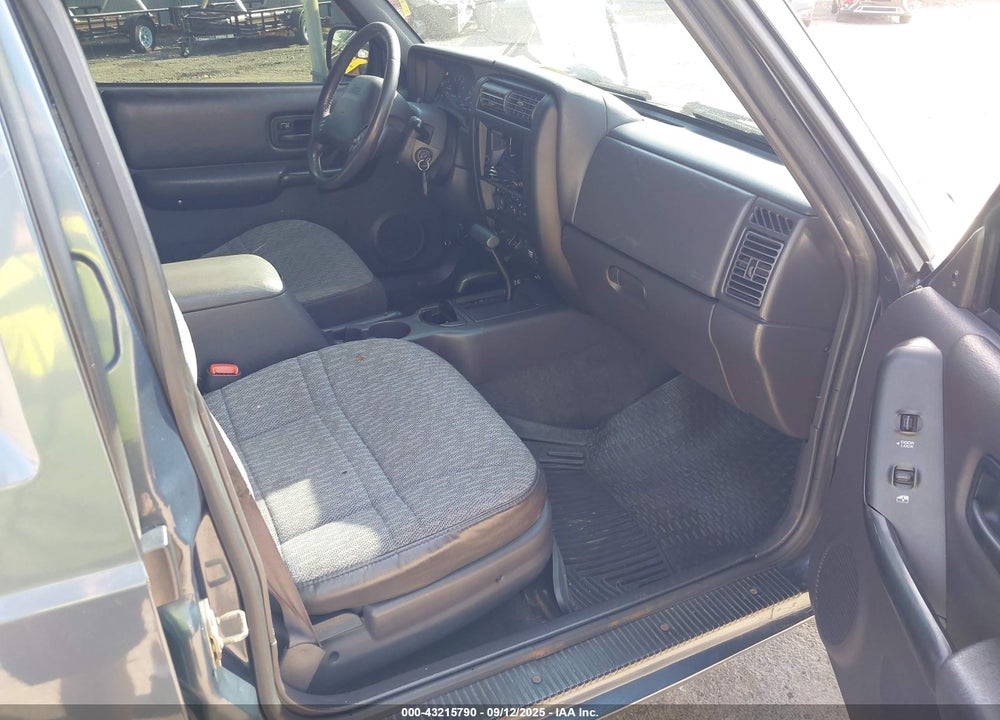 2001 JEEP CHEROKEE SPORT VIN: 1J4FF48S11L630626