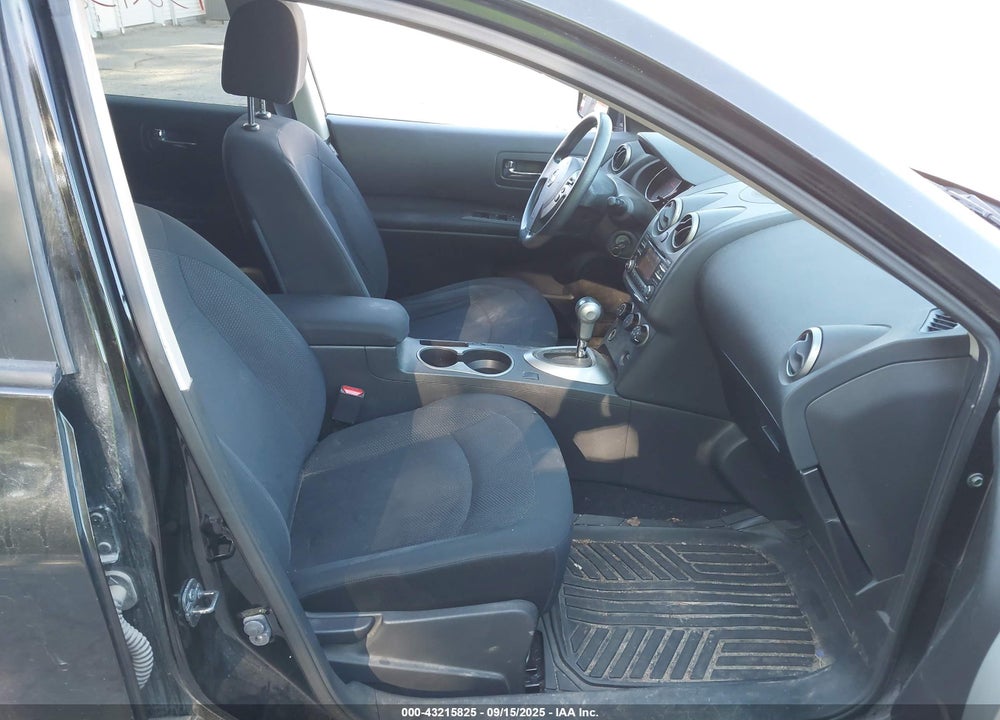 2015 NISSAN ROGUE VIN: JN8AS5MV3FW763836