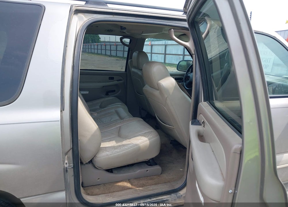 2003 CHEVROLET SUBURBAN 1500 LT VIN: 3GNEC16Z03G293527