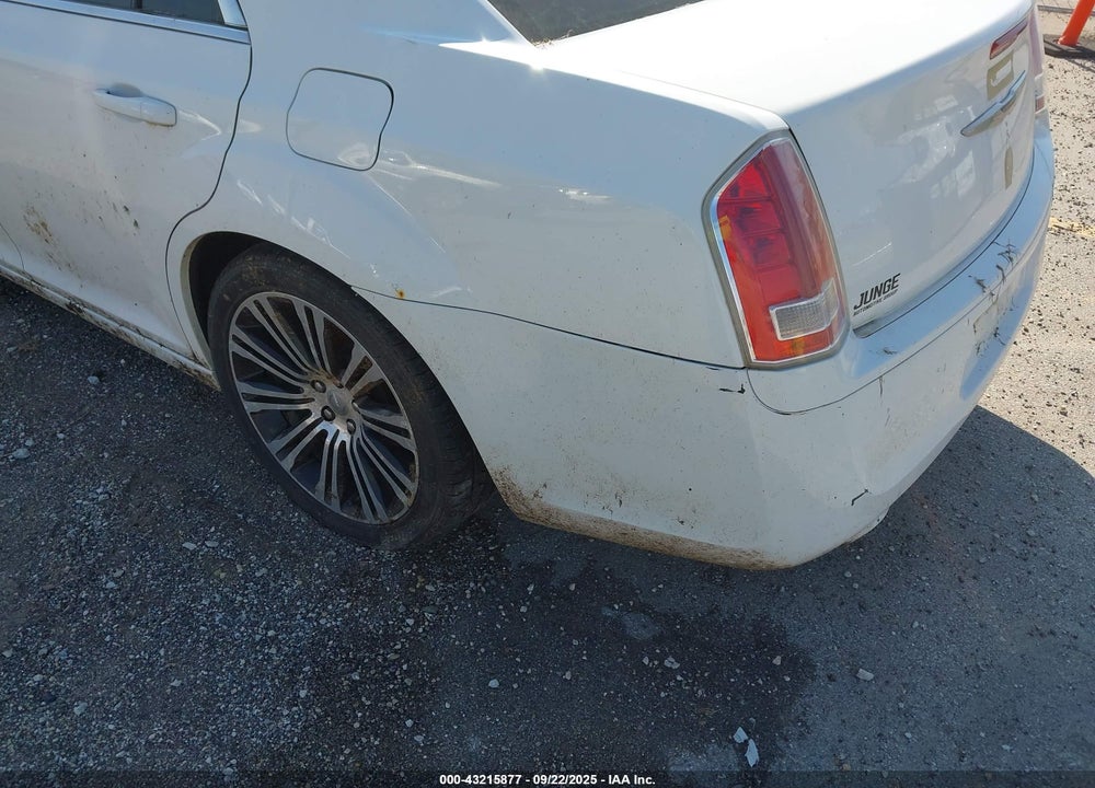 2012 CHRYSLER 300 VIN: 2C3CCABGXCH289543