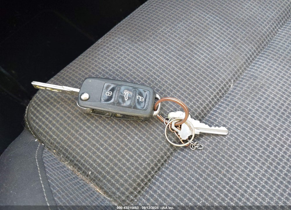 2012 VOLKSWAGEN GOLF VIN: WVWBB7AJ5CW111986