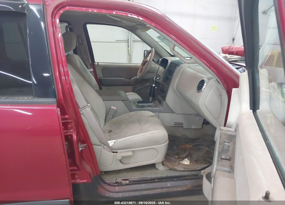 2006 FORD EXPLORER XLT VIN: 1FMEU73846UA30698