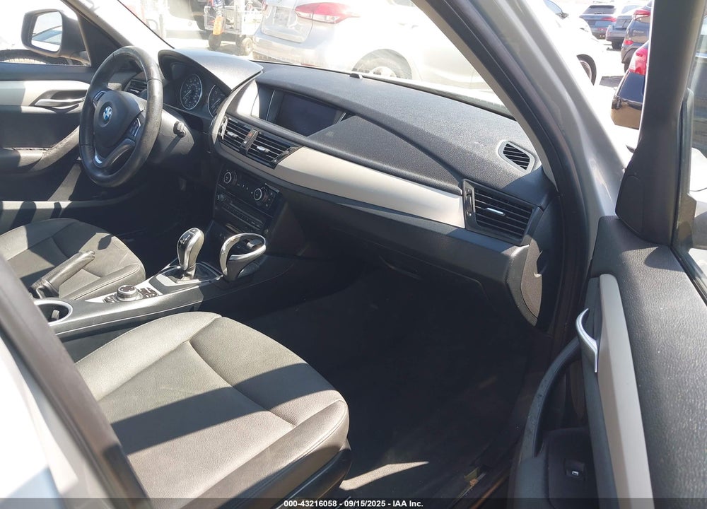 2015 BMW X1 VIN: WBAVM1C50FV497731