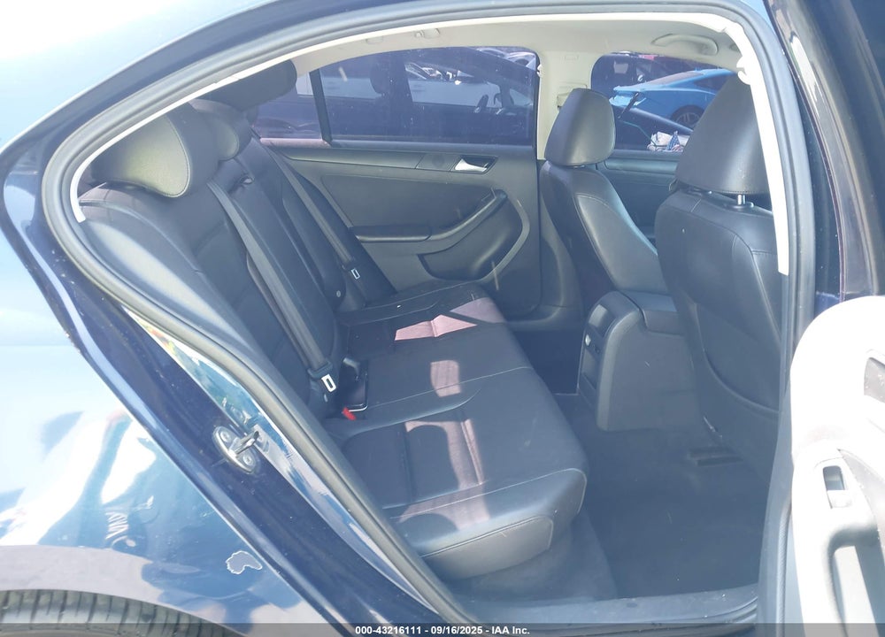 2014 VOLKSWAGEN JETTA VIN: 3VWD17AJ8EM427586