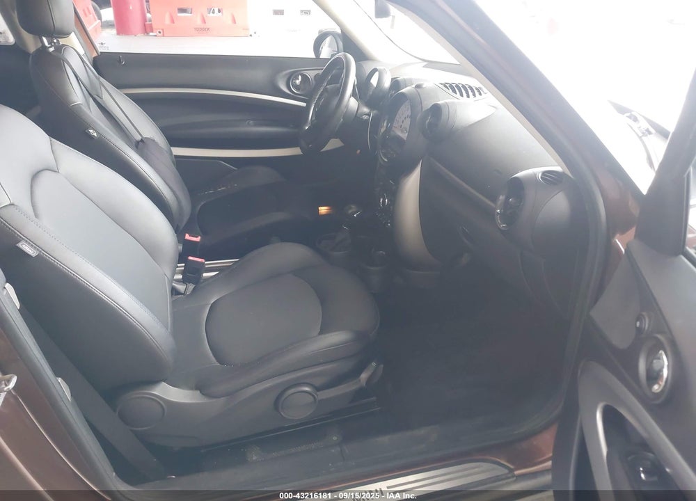 2014 MINI PACEMAN VIN: WMWSS1C51EWN94602