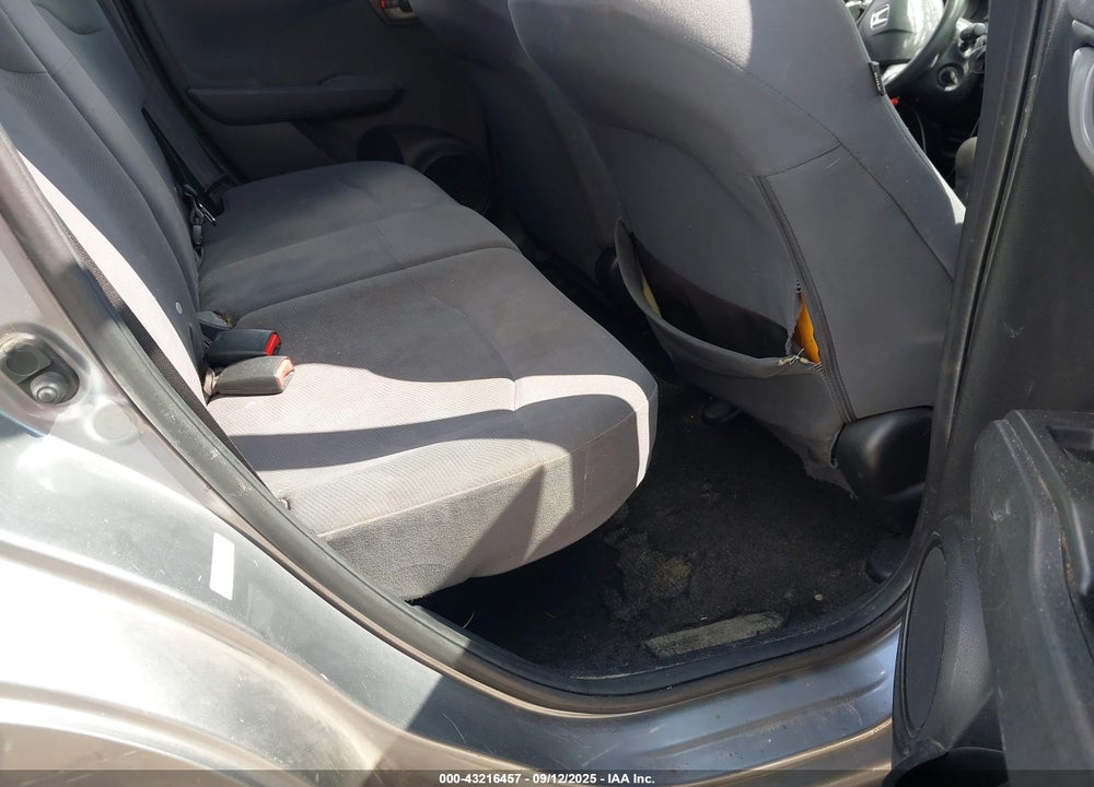 2009 HONDA FIT VIN: JHMGE88239S012583
