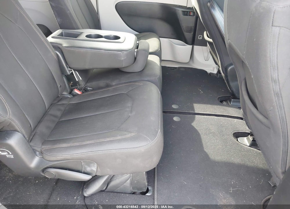 2017 CHRYSLER PACIFICA TOURING VIN: 2C4RC1DG5HR623224
