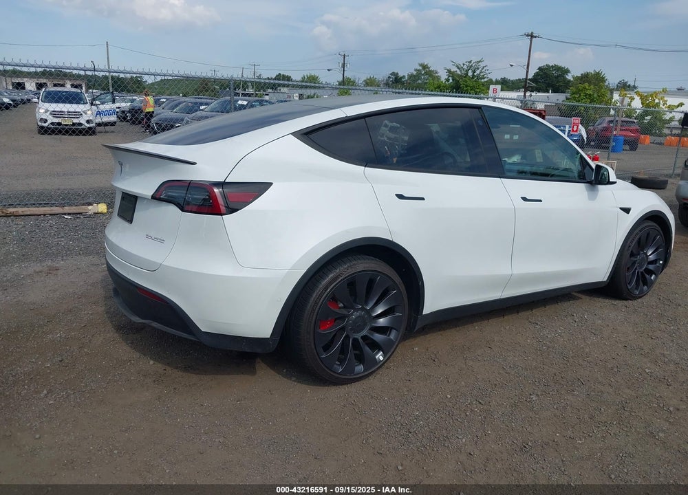 2022 TESLA MODEL Y VIN: 7SAYGDEF8NF537309