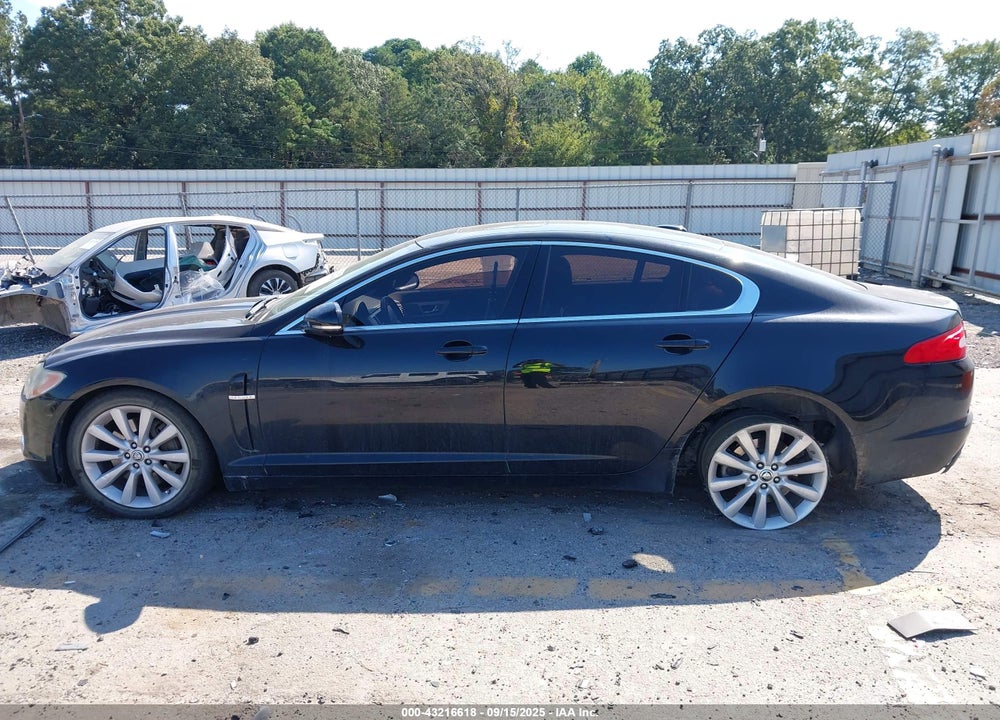 2011 JAGUAR XF PREMIUM VIN: SAJWA0GB2BLR81613