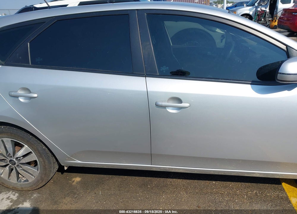 2013 KIA FORTE EX VIN: KNAFU5A25D5684559