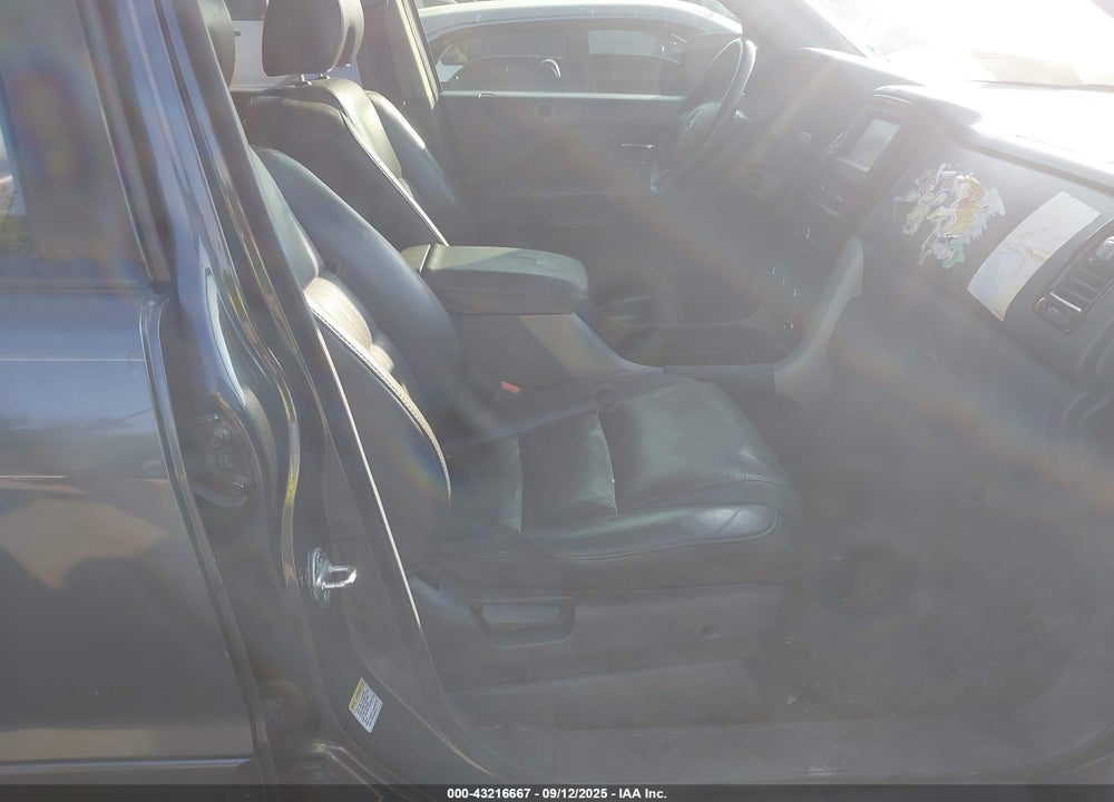 2006 HONDA PILOT EX-L VIN: 5FNYF28736B000213