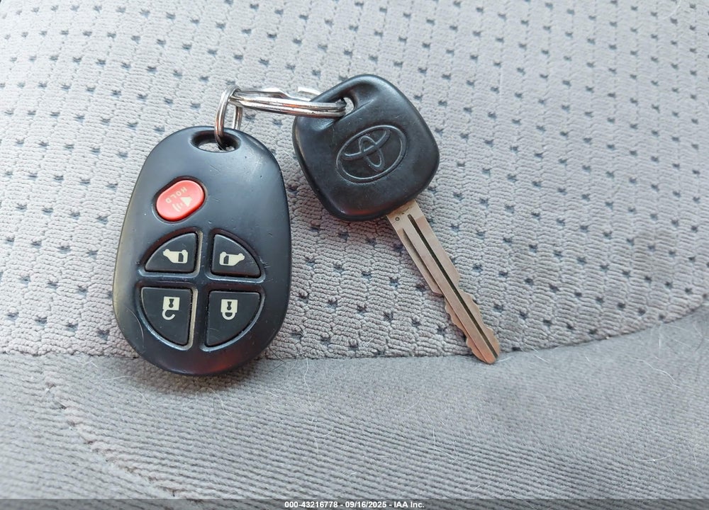 2008 TOYOTA SIENNA VIN: 5TDZK23C38S209888