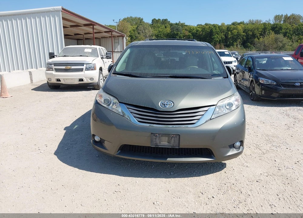 2011 TOYOTA SIENNA XLE V6 VIN: 5TDYK3DC7BS011242
