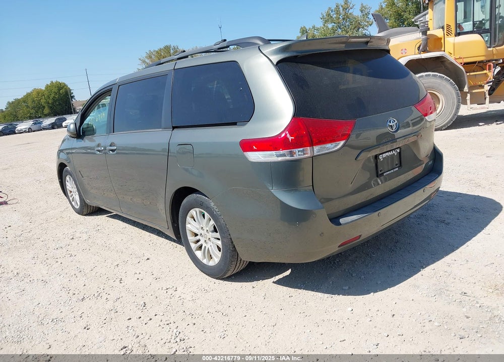 2011 TOYOTA SIENNA XLE V6 VIN: 5TDYK3DC7BS011242