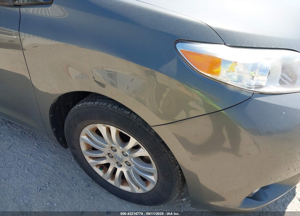 2011 TOYOTA SIENNA XLE V6 VIN: 5TDYK3DC7BS011242